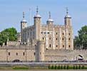 http://fr.wikipedia.org/wiki/Tour_de_Londres#mediaviewer/Fichier:Tower_of_London_viewed_from_the_River_Thames.jpg